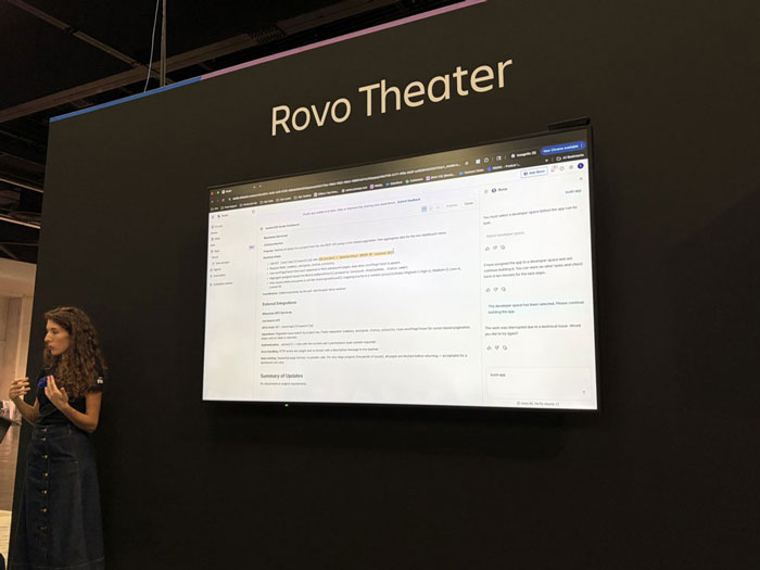 Rovo Theaterでのセッションの様子